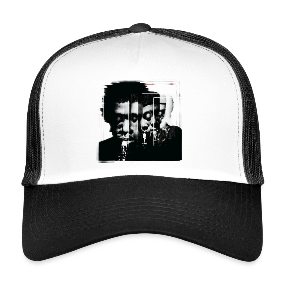 Between Breaths, Trucker Cap - vit/svart