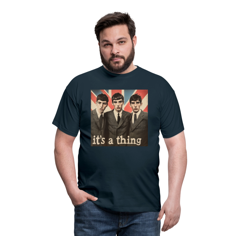 British, Bold & Unapologetic, T-shirt herr - marinblå