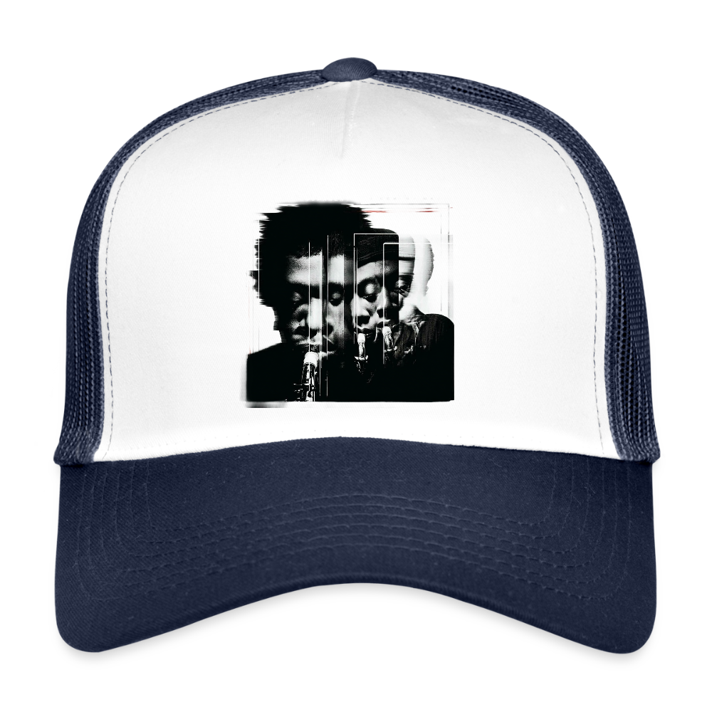 Between Breaths, Trucker Cap - vit/marinblå