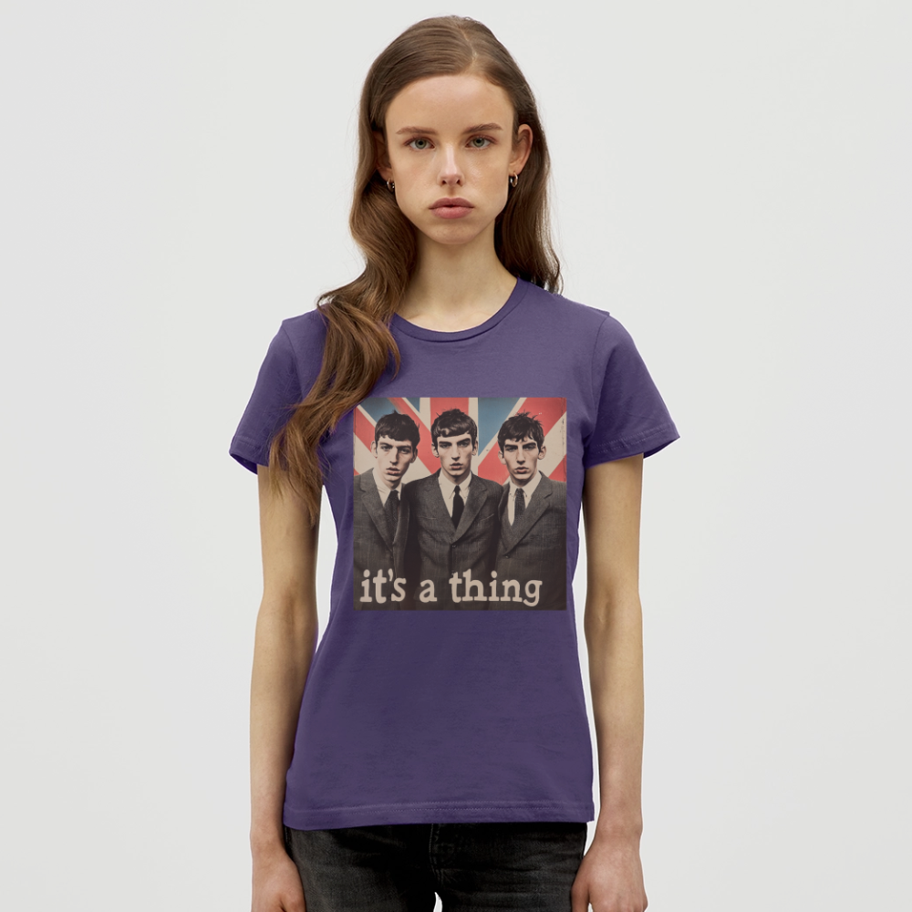 British, Bold & Unapologetic, T-shirt dam - mörklila