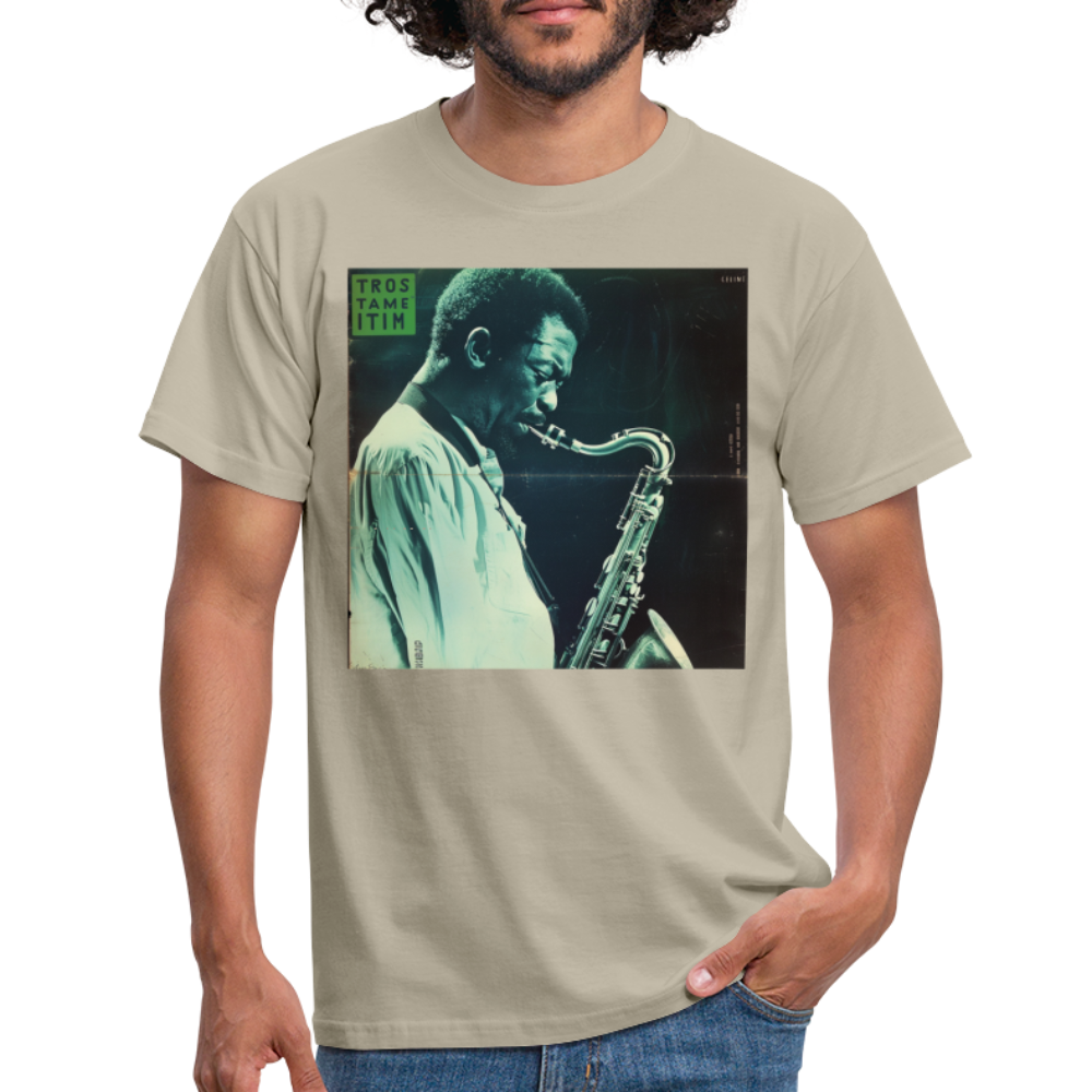 Gåtfull figur i jazzens underground, T-shirt herr - sandbeige