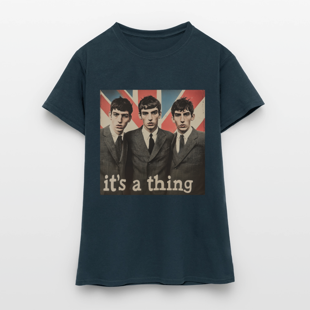 British, Bold & Unapologetic, T-shirt dam - marinblå