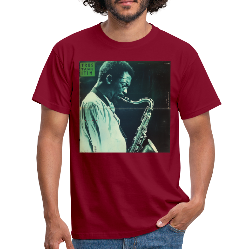 Gåtfull figur i jazzens underground, T-shirt herr - tegelröd