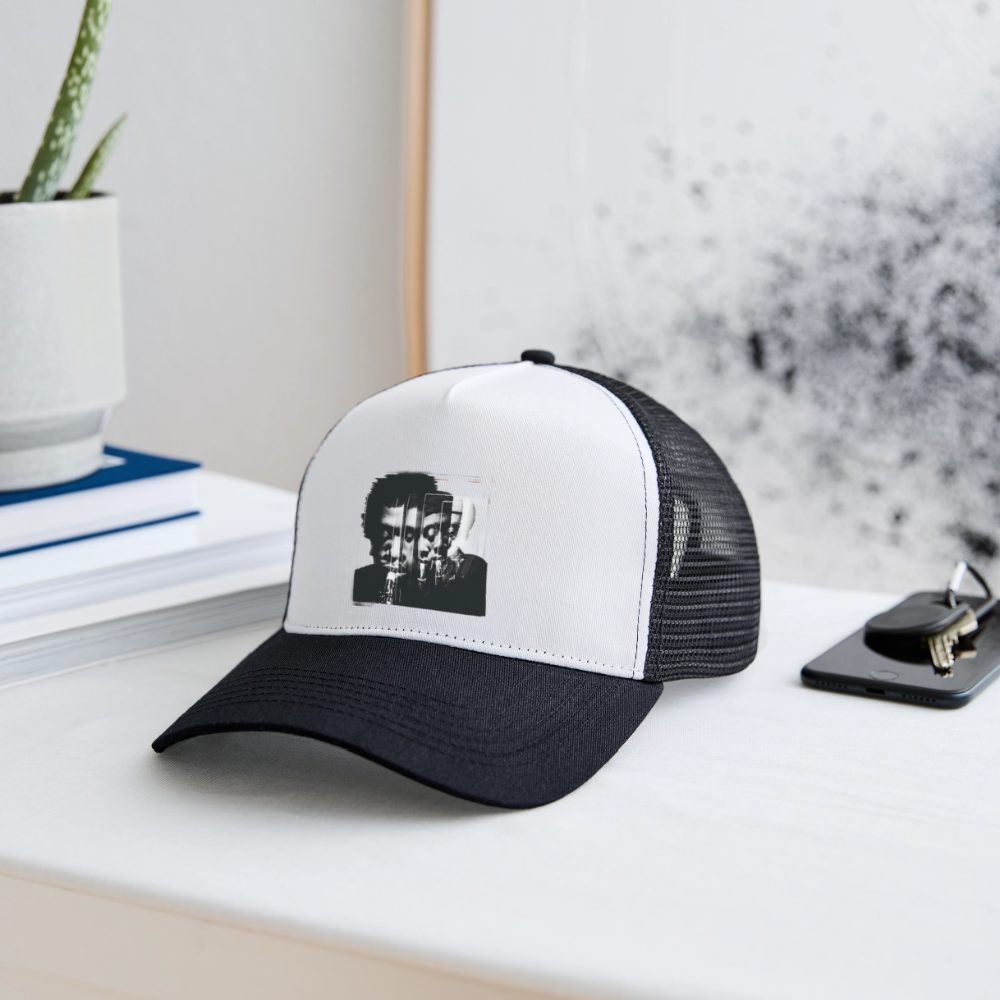 Between Breaths, Trucker Cap - vit/svart