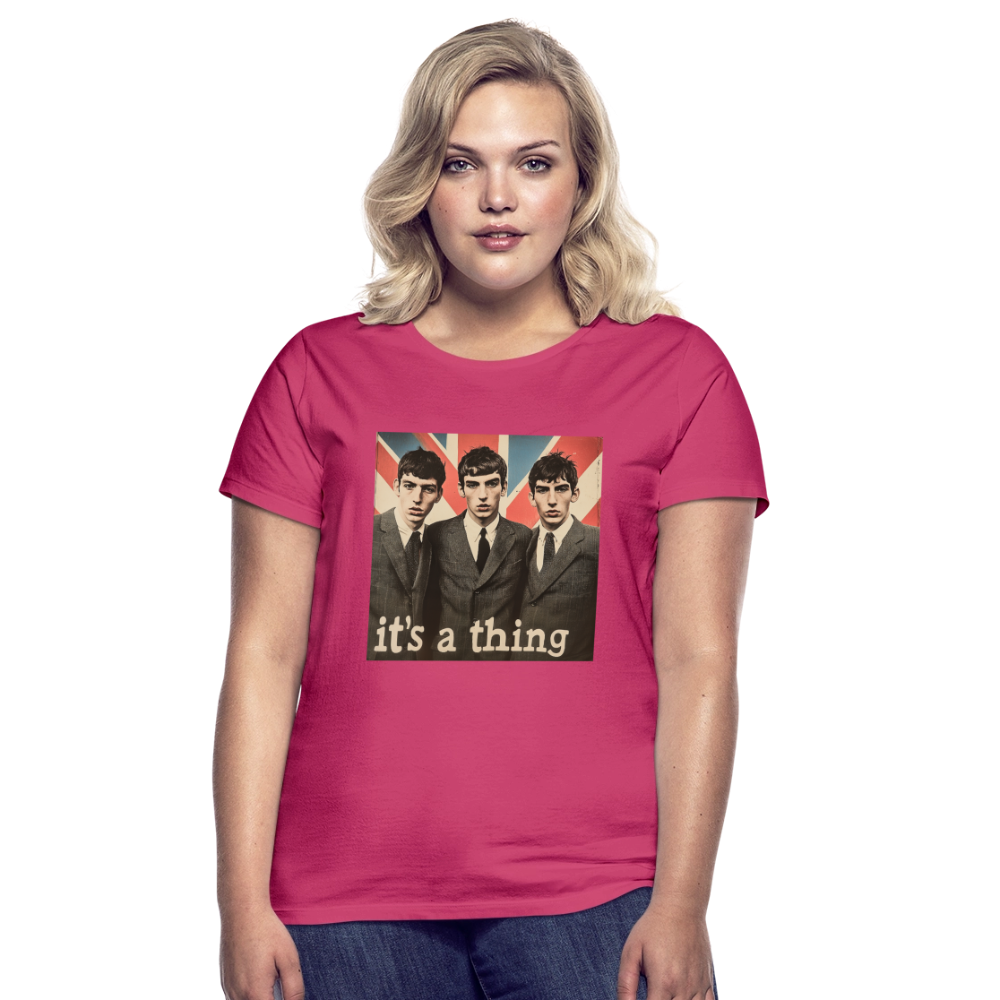 British, Bold & Unapologetic, T-shirt dam - azalea