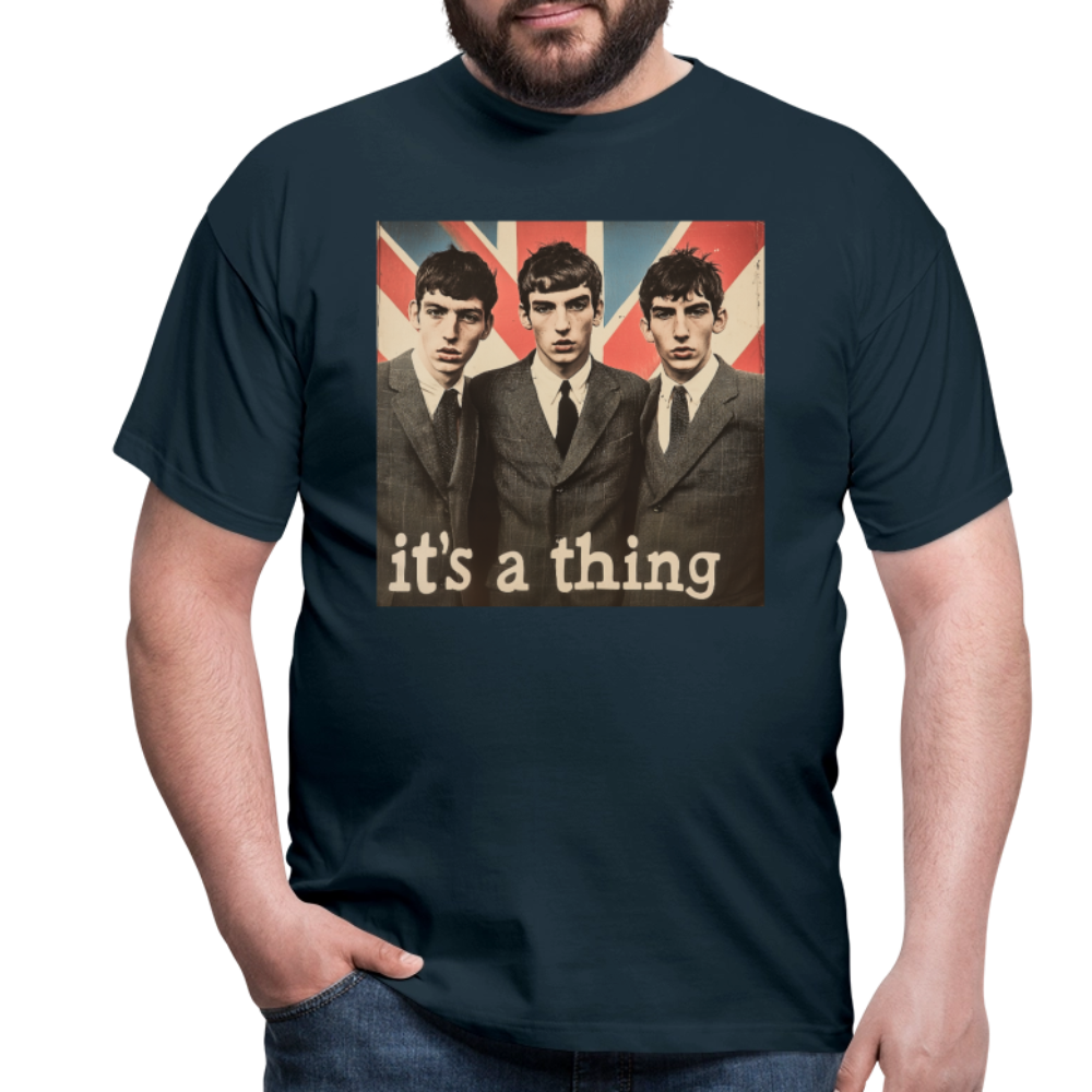 British, Bold & Unapologetic, T-shirt herr - marinblå