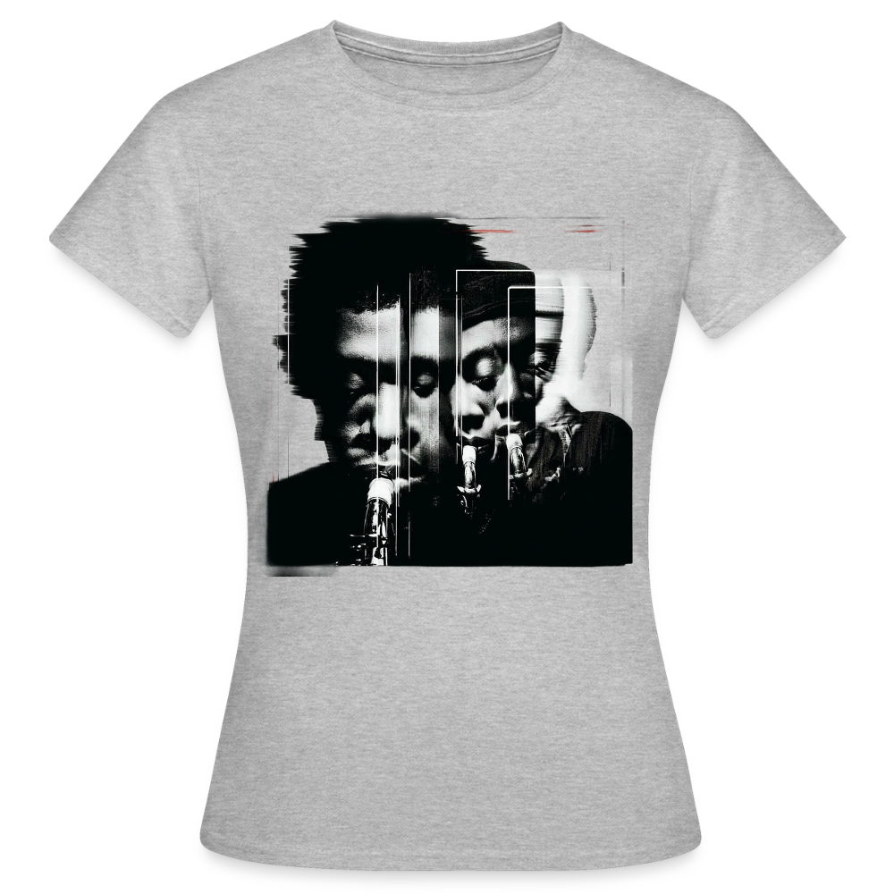 Between Breaths, T-shirt dam - gråmelerad