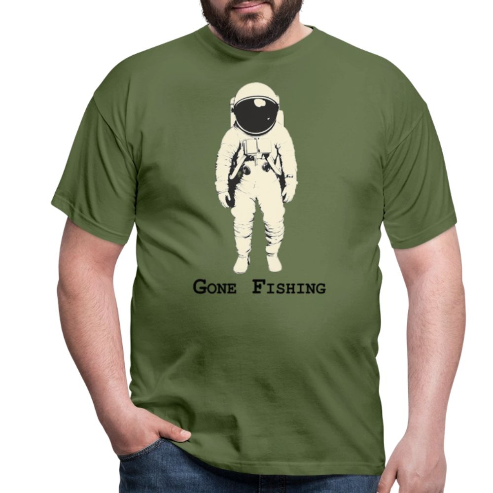 Drifting Beyond – Gone Fishing, T-shirt herr - Militärgrön