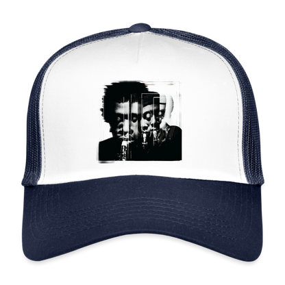 Between Breaths, Trucker Cap - vit/marinblå