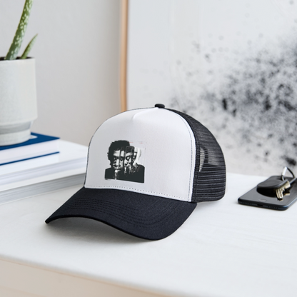Between Breaths, Trucker Cap - vit/svart