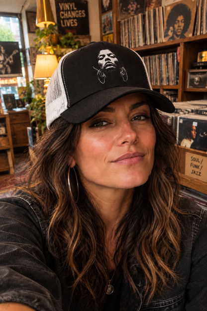 Beat Goddess Trucker Cap, lifestyle UGC i hemmiljö -  Acceso 