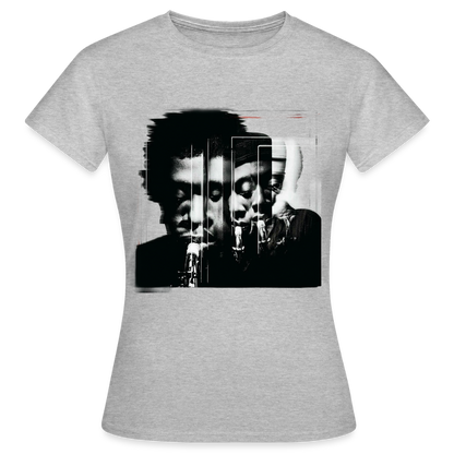Between Breaths, T-shirt dam - gråmelerad