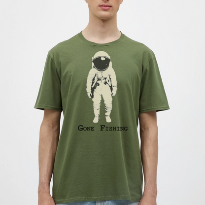 Drifting Beyond – Gone Fishing, T-shirt herr - Militärgrön