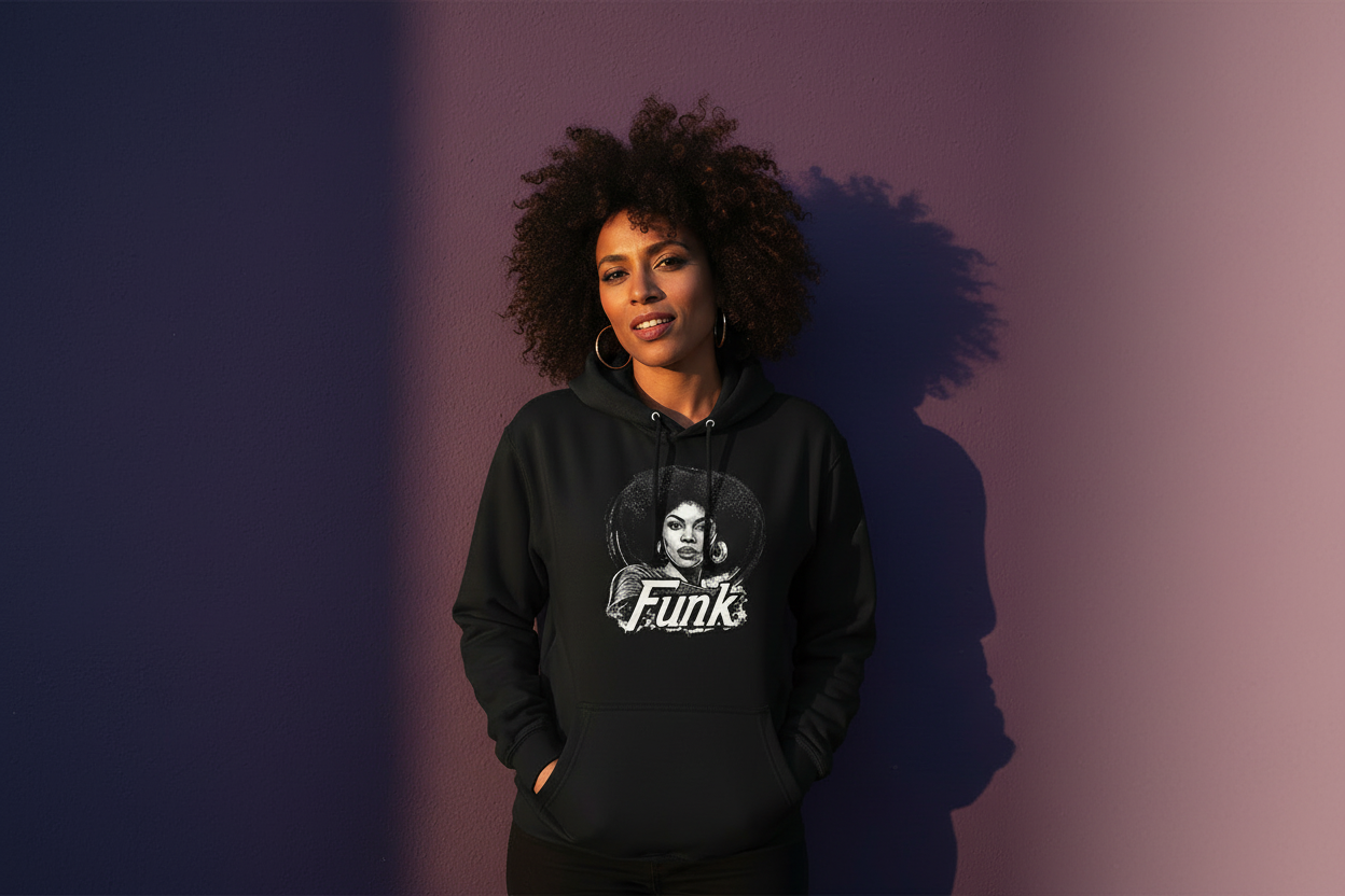 Hero banner med modell i Funk-hoodie mot gradient-bakgrund